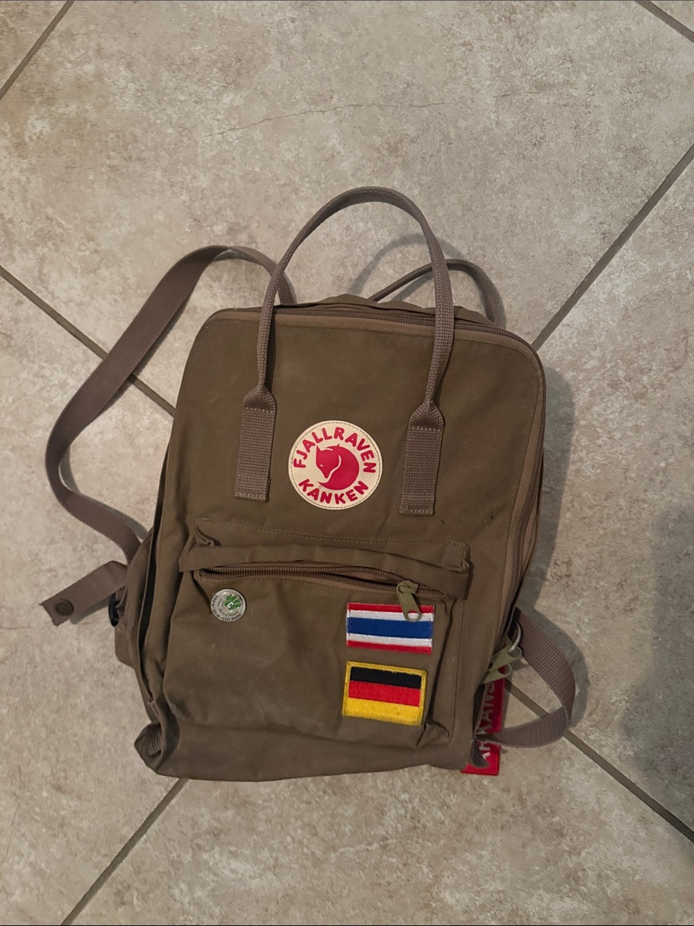 Fjällräven Kånken Backpack in Olive Green